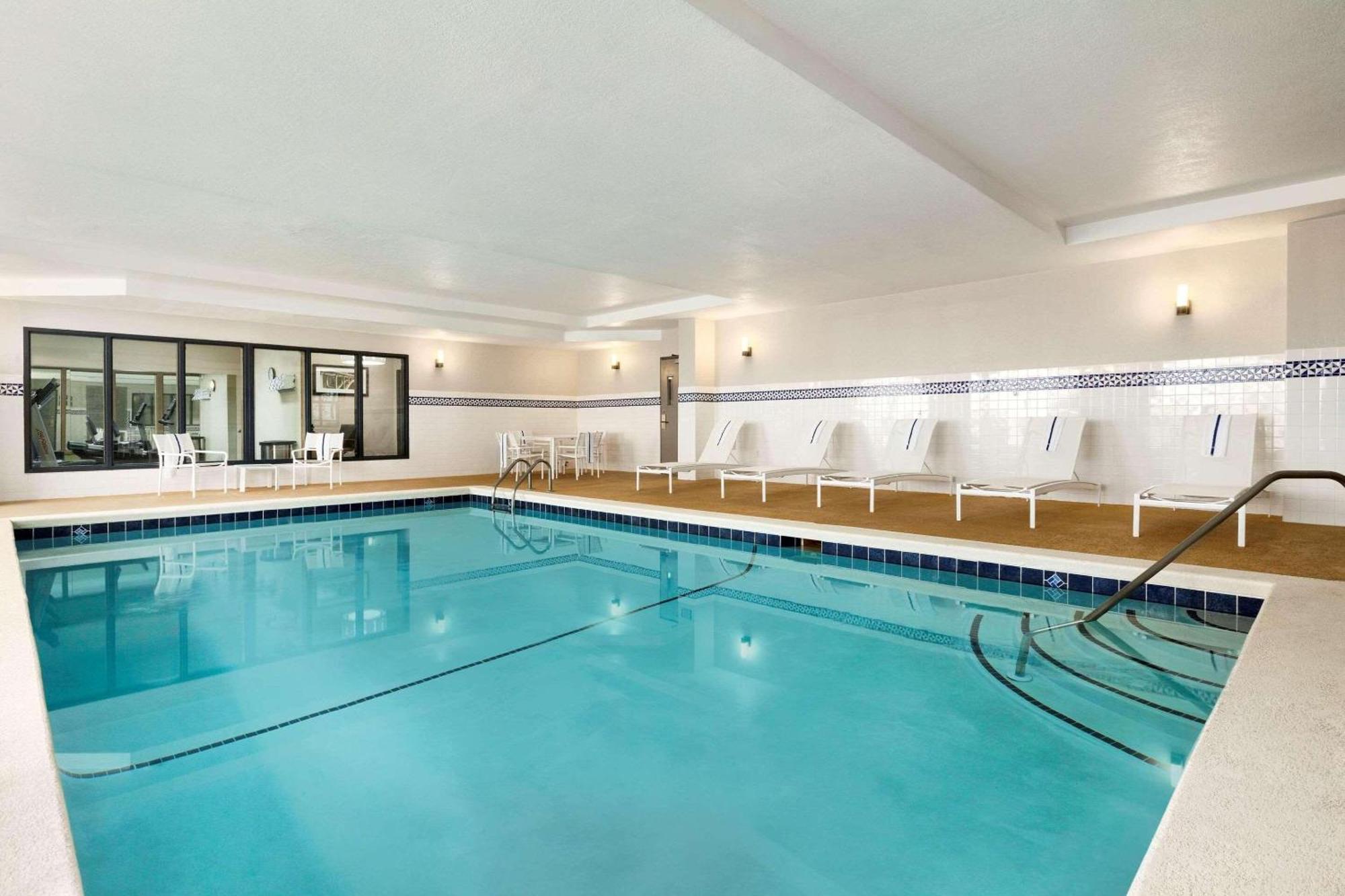 Country Inn & Suites By Radisson, Dalton, Ga Екстериор снимка